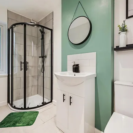 Luxury Centre With Free Parking 利兹