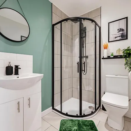 Luxury Centre With Free Parking 度假居 利兹