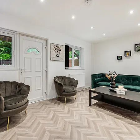 Luxury Centre With Free Parking 利兹