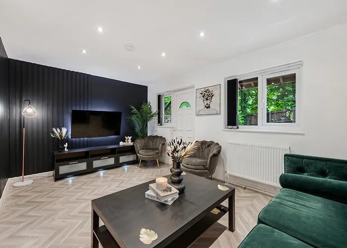 Holiday home Luxury Centre With Free Parking