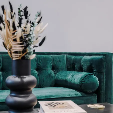 Будинок відпочинку Luxury Centre With Free Parking