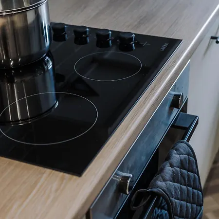 Luxury Centre With Free Parking Будинок відпочинку *